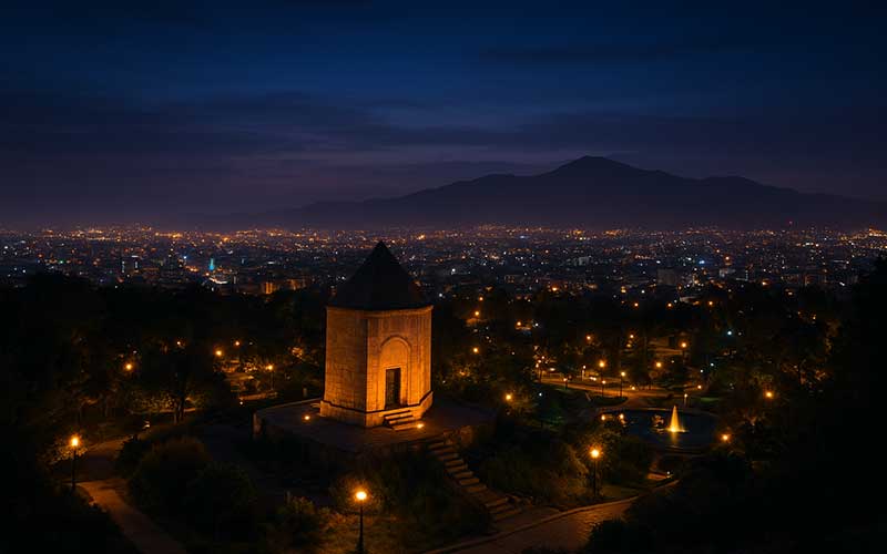 تفریحات شبانه در کوهسنگی مشهد؛ لذت شب‌گردی در دامنه کوه و نسیم خنک مشهد